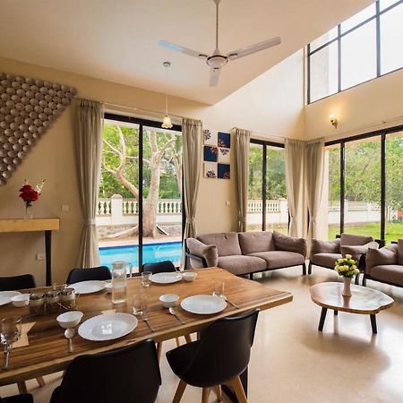 Stayvista'S Greenwoods Villa 10 - City-Center Villa With Private Pool, Terrace, Lift & Carrom Board Lonavala Luaran gambar
